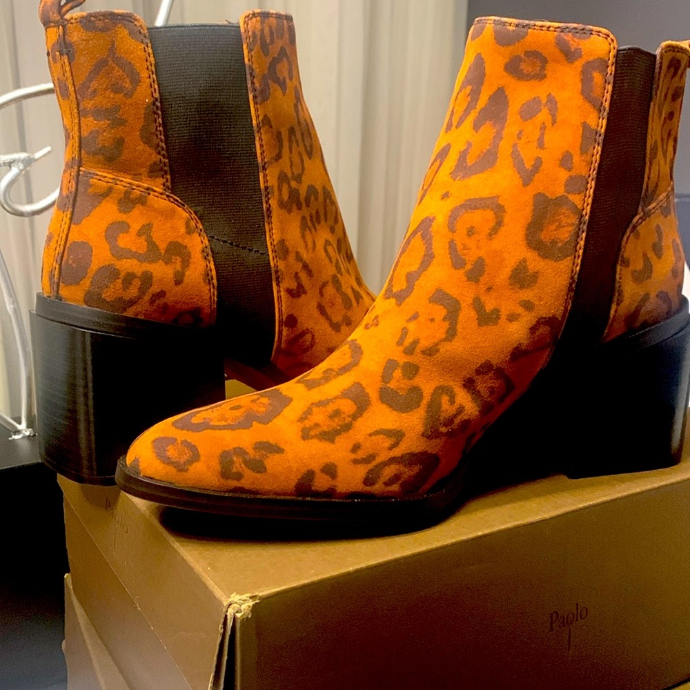 Ankle boot by Vince Camuto size 10